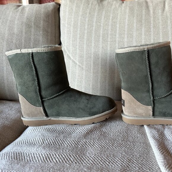 Ugg Leather Sheepskin Boots  (Sage + Tan Color)  - size euro 38 - Picture 4 of 7